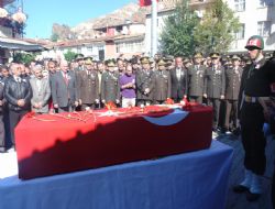 Yusufeli şehidine ağladı